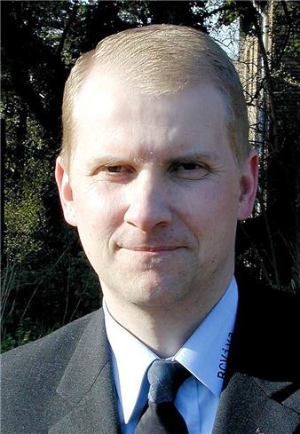 Dirk Kauffel im Porträt. Dirk Kauffel im Porträt.