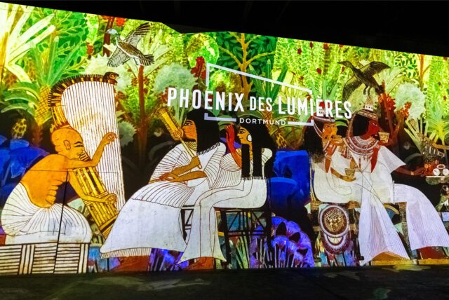Ein Bild aus der Schau „Im Reich der Pharaonen“ bei Phoenix des Lumières in Dortmund