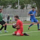 Tore fielen zwar keine im Relegationsspiel zwischen dem VfB Waltrop II und SuS Hervest-Dorsten. Zu tun hatten die jeweiligen Torhüter (hier Dorstens Florian Kalinowski, der vor Waltrops Aras Rashid den Ball abfängt) aber dennoch.