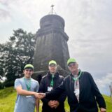 Souren Masiki, Jörg Jacobs und Klaus Thorwarth vor „ihrem“ Bismarckturm.