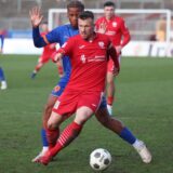 Marvin Pourié im Zweikampf am Ball.
