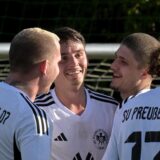Jubelnde Spieler des SV Preußen Lünen.