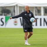 11.05.2024, Fussball, 2. Bundesliga, 33. Spieltag, Saison 2023/2024, FC Schalke 04 – Hansa Rostock, Cheftrainer Karel Geraerts (FC Schalke 04)
