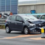 Der Fahrer oder die Fahrerin eines Dacia mit Bielefelder Kennzeichen prallte auf einen VW.