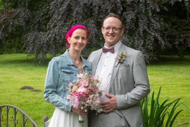 Sarah (geborene Wolff) und Kevin Schwirz haben sich auf dem Hof Schulte-Rauxel getraut.