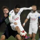 Spieler des ASC 09 Dortmund und der SF Lotte liefern sich einen Zweikampf.