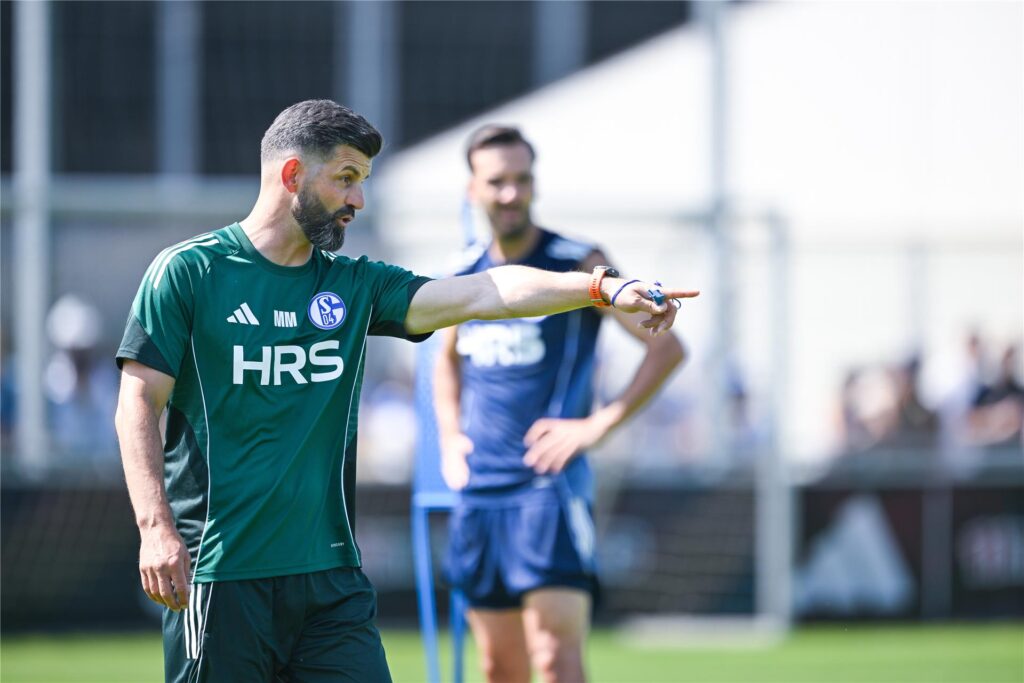 21.06.2025, Fussball, Saison 2025/2026, 2. Bundesliga, Trainingsauftakt FC Schalke 04, Trainer Miron Muslic (FC Schalke 04)
