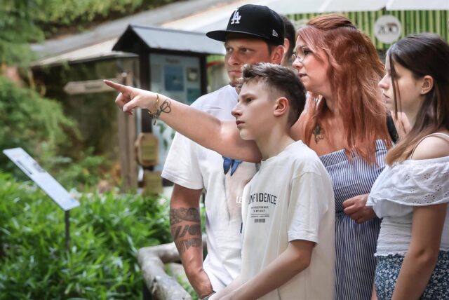 Der Dortmunder Zoo bietet geführte Abendspaziergänge an. Die Familie Josephs testen die Freizeitaktivität.