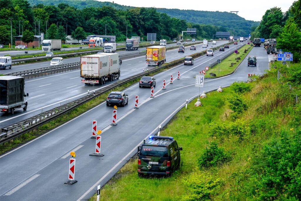 Die Auffahrt zum Rastplatz Hohenhorst an der A2 bei Recklinghausen ist gesperrt. Die Auffahrt zum Rastplatz Hohenhorst an der A2 bei Recklinghausen ist gesperrt.
