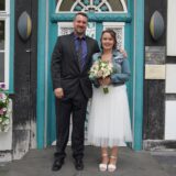 Michaela hat Markus ihre Telefonnummer zugesteckt und zum Glück hat er sich gemeldet. Nun haben sie geheiratet.