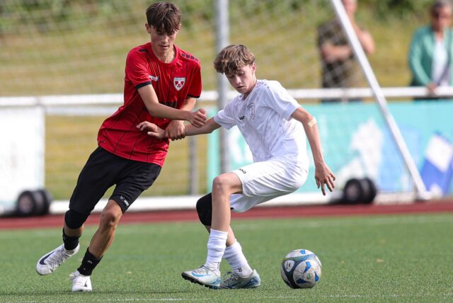 Zweikampf zwischen JSG Herbern/Ascheberg und FSV Ochtrup.