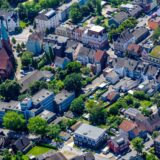 Ein Blick auf die Ewaldstraße in Höhe der Erlöserkirche (links). Ganz in der Nähe passierte die Messerattacke in der Nacht auf den 9. Dezember 2024.