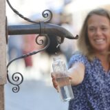 Frisches Wasser aus Trinkbrunnen könnte es bald auch in Kamen geben. Die Stadt prüft nun, ob das möglich ist und welcher Aufwand damit verbunden wäre.