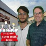 Montage: Schülervertreter Collin Goellzner und Schulleiter Christian Gröne vor der Aussenfassade der Geschwister-Scholl-Gesamtschule in Lünen.