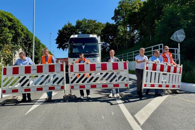 Einer der größten Lkw-Rastplätze in Deutschland wird an der Rastanlage Lichendorf Süd eröffnet.