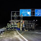 LKW-Unfall auf der A45 bei Hagen: Gefahrgut-Einsatz und stundenlange Sperrung bis in den Donnerstagmorgen hinein.