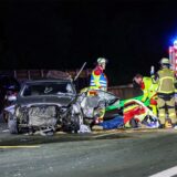 Laut der Feuerwehr überschlug sich ein Fahrzeug auf der A3 bei Solingen, ein weiteres Auto wurde schwerbeschädigt.
