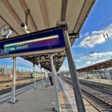 Ein leerer Bahnsteig am Bahnhof in Unna – auf dem Gelände fand ein Straßenraub statt.