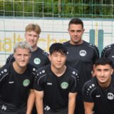 Roman Spielfeld (l.) freut sich mit seiner ersten Mannschaft auf die neue Saison.