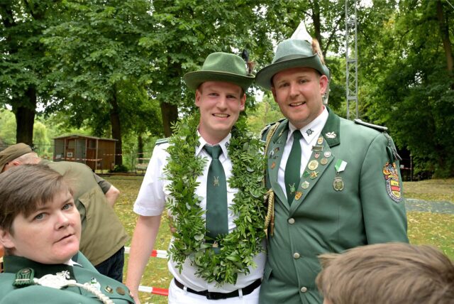 Schützenkönig Robin Nolting (links) und Prinzregent Lars Brockmann