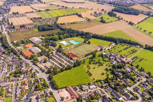 Luftbild, Freibad und Wellenbad Weddinghofen in der Freizeitstätte Im Häupen in Weddinghofen in Bergkamen, Ruhrgebiet, Nordrhein-Westfalen, Deutschland