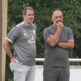 Trainer Recep Alkan am Spielfeldrand in Herbern.