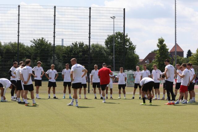 Der Werner SC beim Trainingsauftakt.