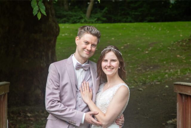 Lisa Meister und Alexander (geborener Needham) haben am Haus Goldschmieding geheiratet.