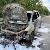 Ein Pkw ist am späten Donnerstagnachmittag auf der A43 in Marl in Brand geraten.