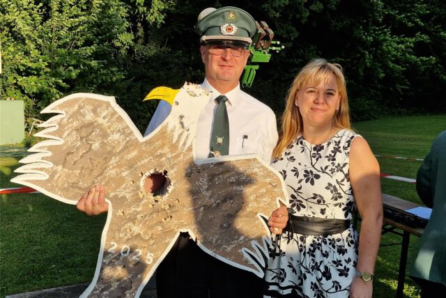 Hartmut Jürgens und seine Frau Sabine sind das neue Königspaar des Schützenvereins Kirchspiel Dellwig.
