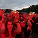 Menschen vor der Mainstage