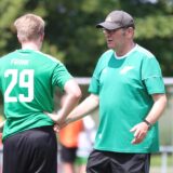 Ulli Neuhaus (r.) war mit dem ersten Auftritt seine Mannschaft zufrieden. Nur die Effektivität vor dem Tor könnte noch besser sein.