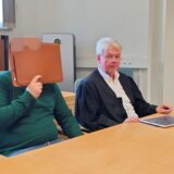 Der Angeklagte aus Gladbeck sitzt am Landgericht Essen neben seinem Verteidiger Wolfgang Zeitler