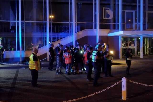 Rettungskräfte vor dem Heinz-Hilpert-Theater in Lünen