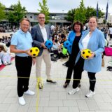 Bürgermeister Thomas Orlowski, der stellvertretende Schulleiter Thomas Schneider, Schuldezernentin Sylvia Engemann und Schulleiterin Viola Löchter