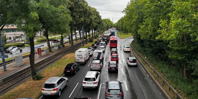Stau auf B1