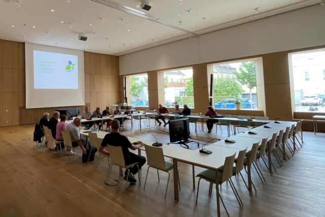 Wahlausschuss lässt alle Bürgermeister-Kandidaten und Parteien zur Wahl zu.