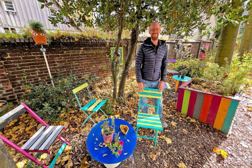 Markus Bast (Club Handicap) steht im Garten Mille Fiori in Unna Markus Bast (Club Handicap) steht im Garten Mille Fiori in Unna