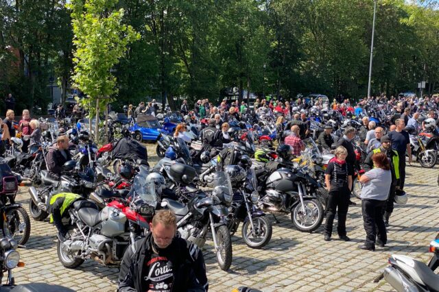 Der Westfalenhallen-Parkplatz E2 ist um kurz nach 12 Uhr bereits voll gewesen.