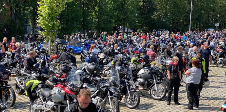 Der Westfalenhallen-Parkplatz E2 ist um kurz nach 12 Uhr bereits voll gewesen.