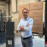 Checrallah Kachouh steht in einer Halle im Technologiepark Dortmund und ist nach seinem Ausscheiden als Geschäftsführer beim Ladesäulenhersteller Compleo mit einer neuen Produktidee zurück.