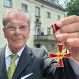 Der Unnaer Werner Overwaul mit dem Bundesverdienstkreuz