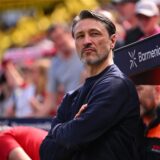 Niko Kovac guckt zur Seite.