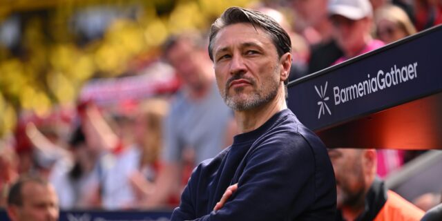 Niko Kovac guckt zur Seite.