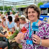 Reporterin Stephanie Tatenhorst berichtet vom Weinfest in der Marina Rünthe.