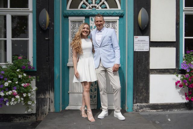 Eine Liebe um die halbe Welt. Luane kommt aus Manaus, Kai aus Unna. Nun haben sie in Unna geheiratet.