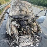 Ein ausgebranntes Auto auf der A2.