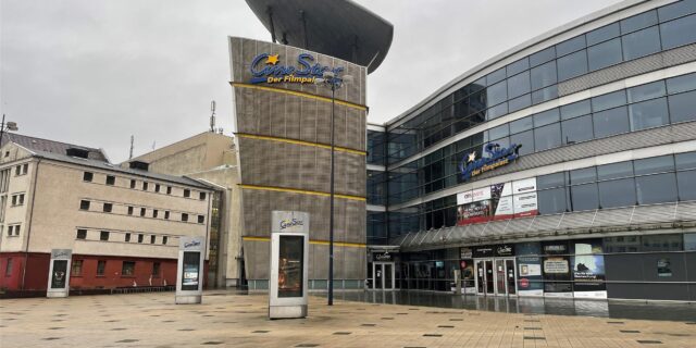 Ein 22-Jähriger ist am Samstag unter anderem ins Cinestar am Hauptbahnhof eingebrochen.