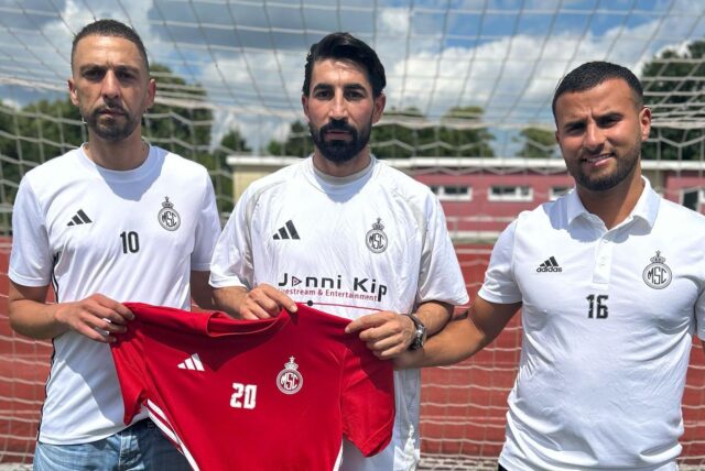 Mansour Yousofi (M.) erzielte in seinem ersten Spiel für den MSC Holzwickede gleich ein Tor.