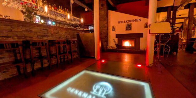 Der gemütliche Gastraum der Denkmal-Lounge in Schwerte.